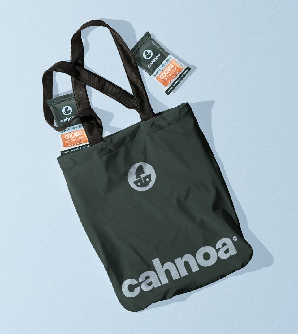 CAHNOA tote bag with cocada bars